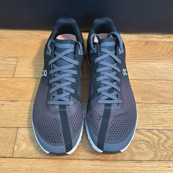 On Cloudflow Black/Pink/White Women’s 9 - Picture 2 of 4